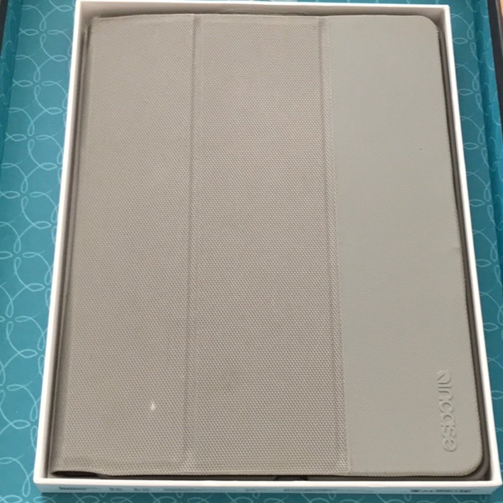 Incase Book Jacket Revolution for iPad Pro